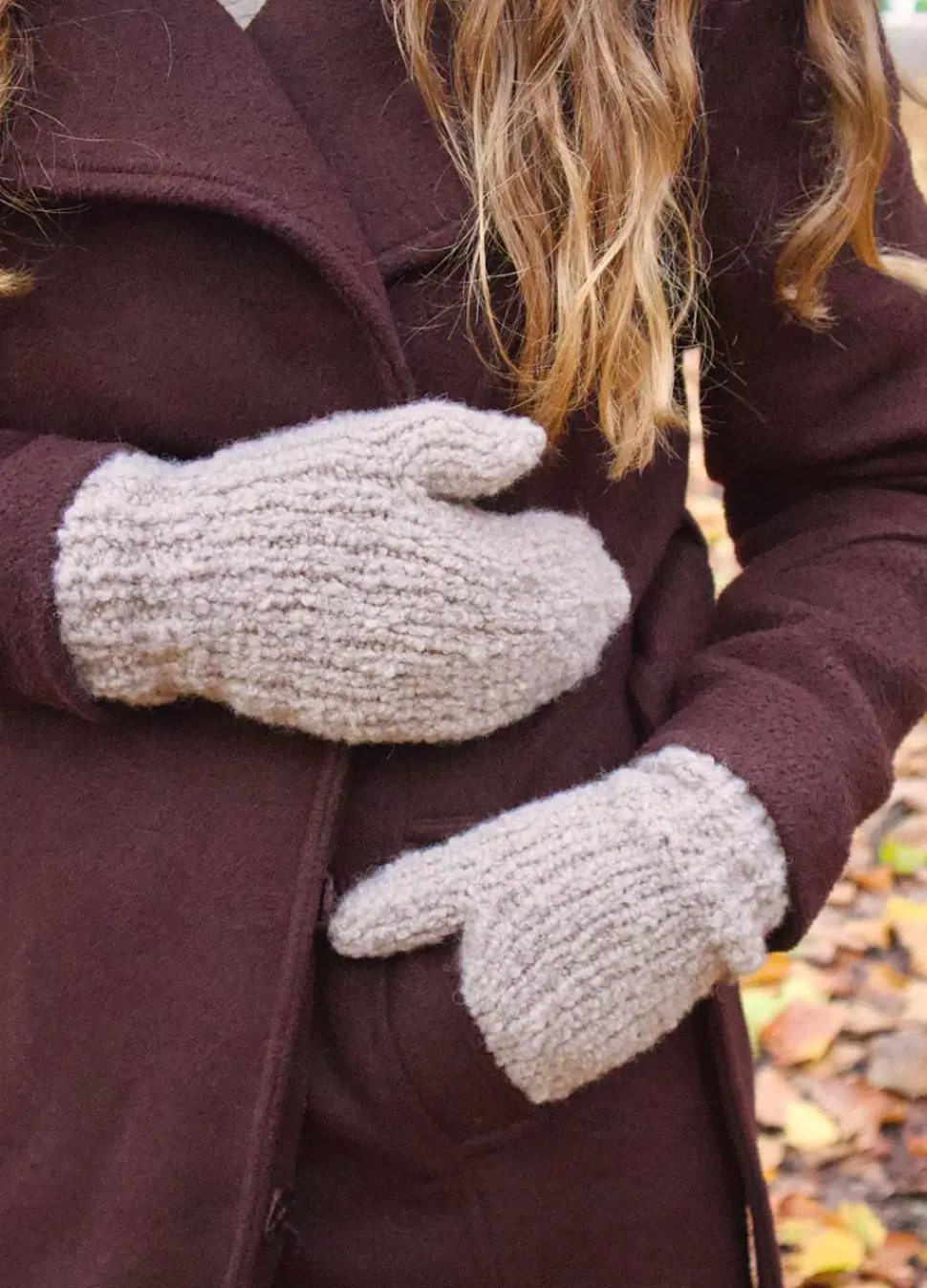 We Are Knitters Azalea Gloves Kit| Accessories