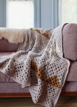 We Are Knitters Landen Granny Square Blanket x @twoofwands Kit| Two Of Wands