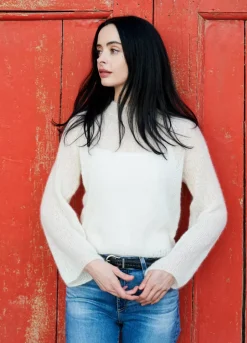 We Are Knitters The go to Sweater x Krysten Ritter Kit| Cardigan & Vests|Sweaters