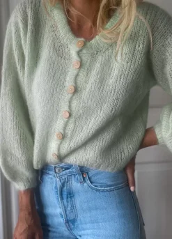 We Are Knitters Vienna Cardigan x Knits From Oslo Kit| Accessories|Cardigan & Vests